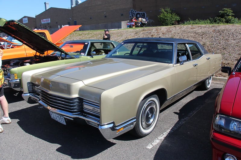 Lincoln Town Car: #1 choice when you need to put a body in the trunk